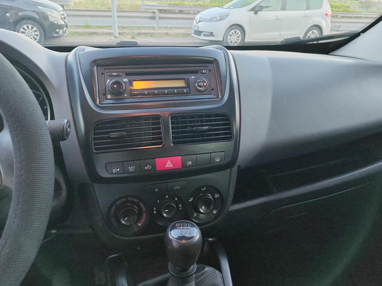 Opel Combo 1.6 CDTi 90CV PC-TN Cosmo