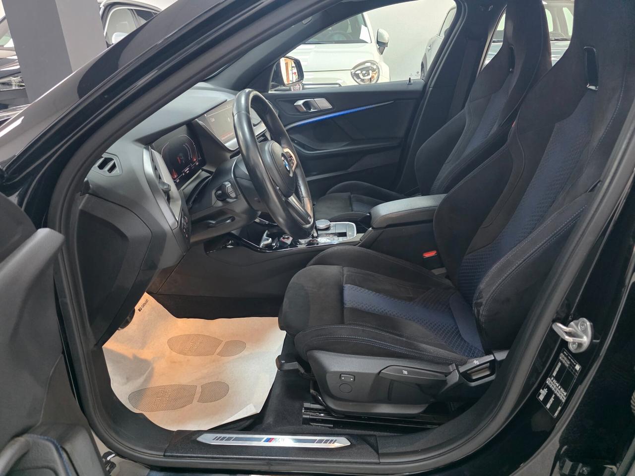 Bmw 118 118d 5p. Msport