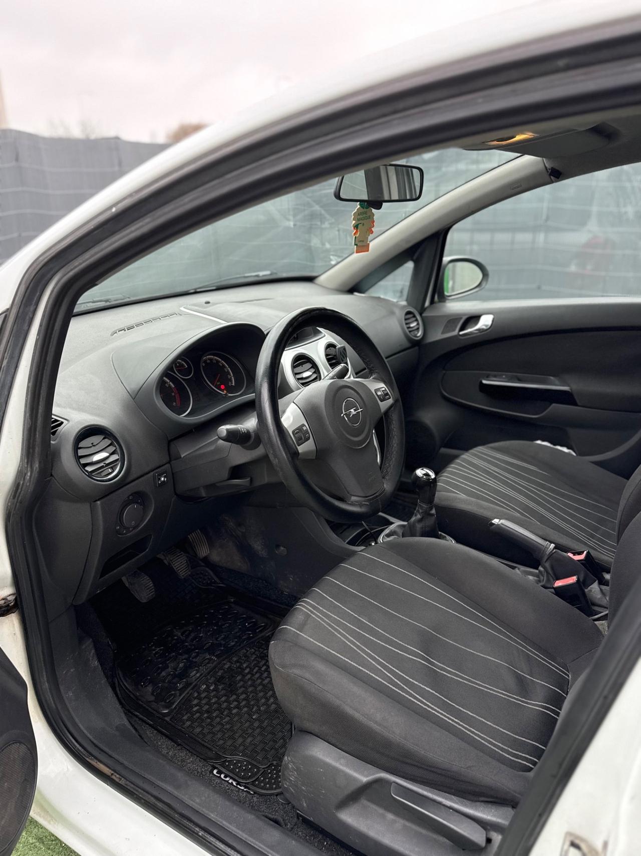 Opel CORSA 1.2 GPL 5 PORTE ENJOY NEOPATENTATI