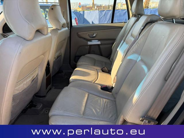 VOLVO XC90 2.4 D5 AWD 7 POSTI