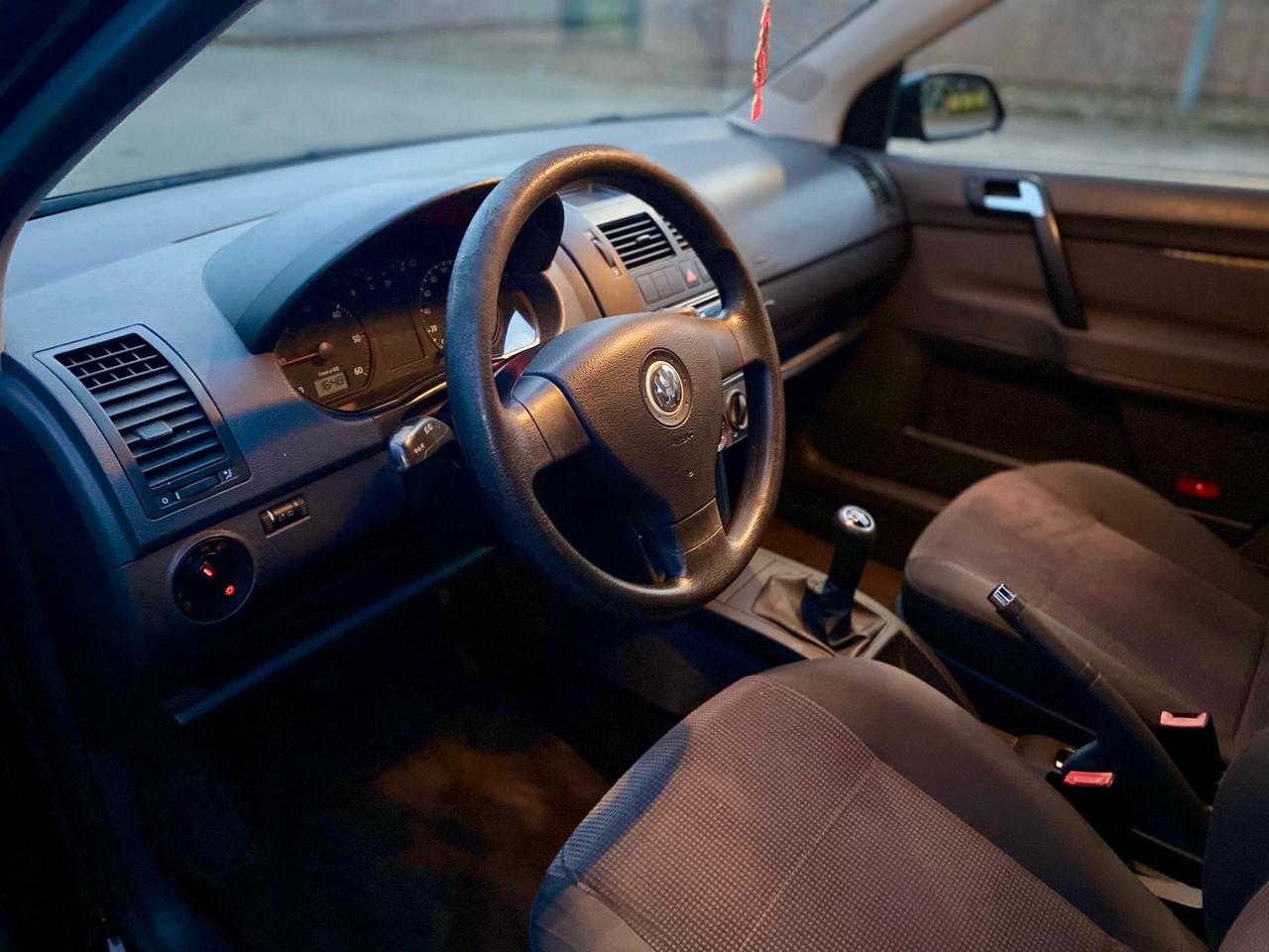 Volkswagen Polo 1.4/80CV TDI 5p. Sportline