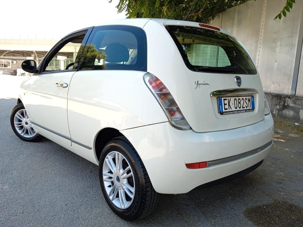 Lancia Ypsilon 1.2 69 CV Unyca BENZ/METANO