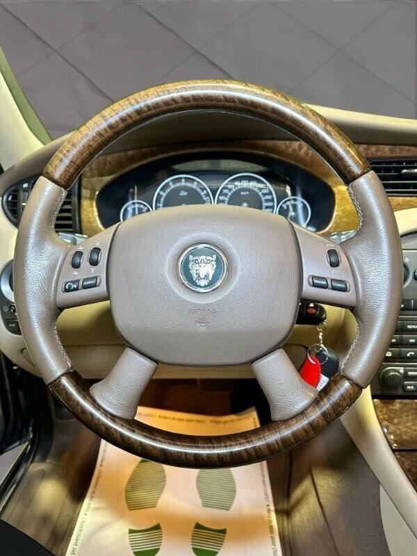 Jaguar X-Type 2.5 V6 24V cat Executive