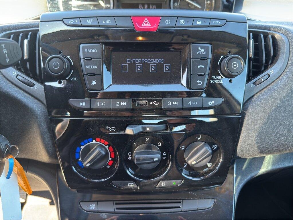 Lancia Ypsilon 5 Porte 1.0 FireFly Hybrid Silver