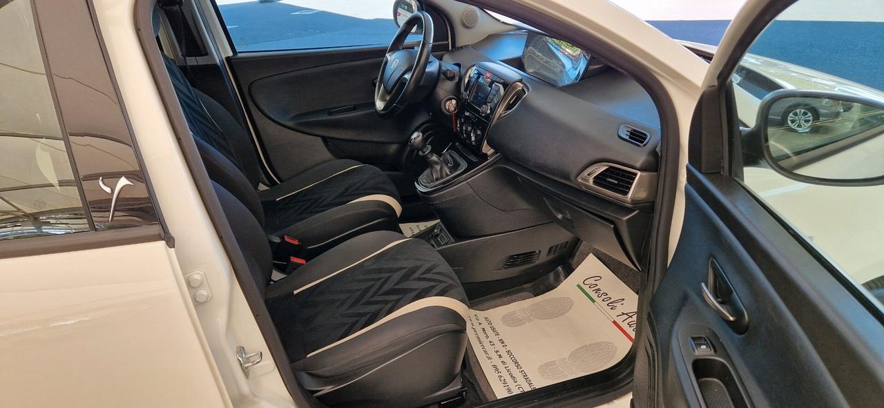 Lancia Ypsilon 1.2 69cv Platinum **35.000km**
