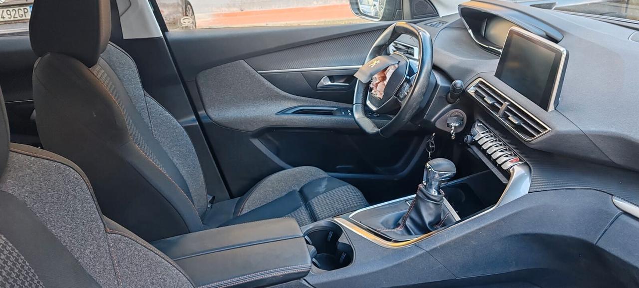 Peugeot 3008 BlueHDi incidentata/sinistrata