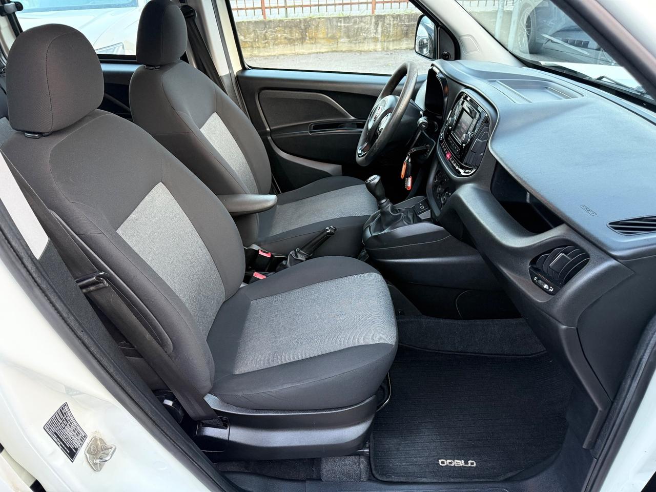 Fiat Doblo Combi N1 Autocarro 5 POSTI