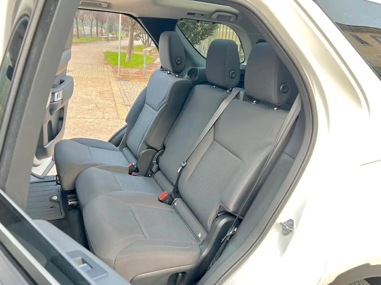 Land Rover Discovery 5 3.0 D I6 MHEV 250cv E6 aut.8 AWD 7 Posti