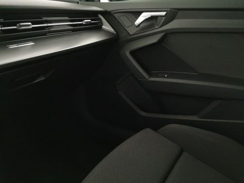 Audi A3 Sedan 35 2.0 tdi S line edition s-tronic