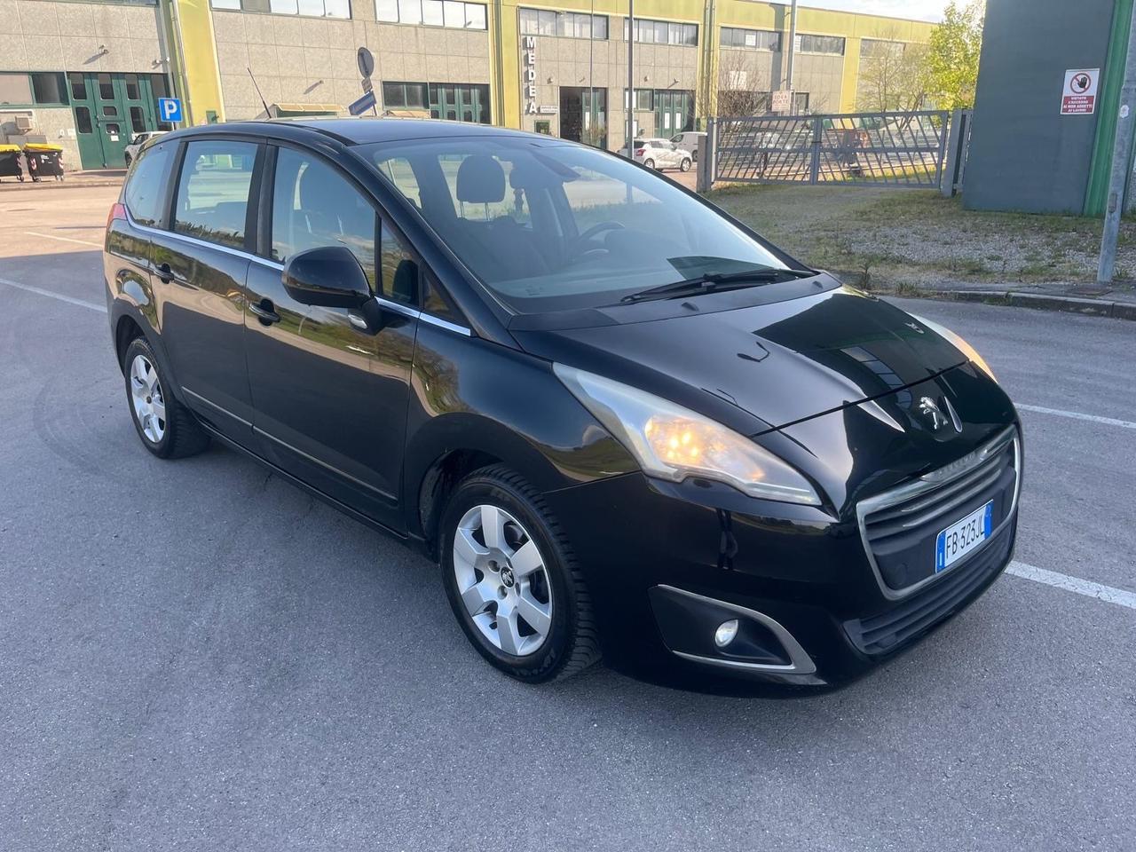 Peugeot 5008 1.6 HDi 115CV Business 7 POSTI