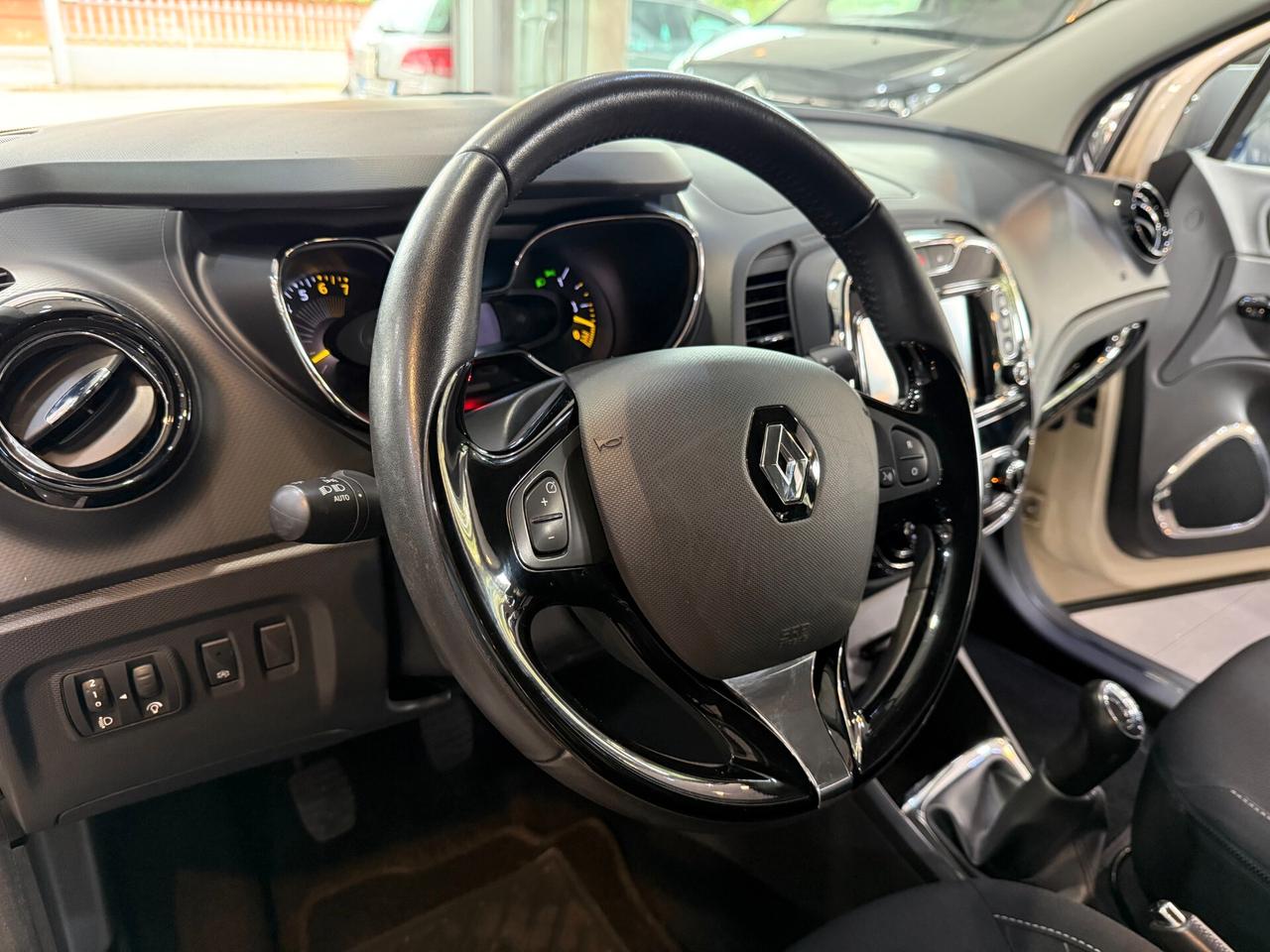 Renault Captur Benzina 90 CV Neopatentati
