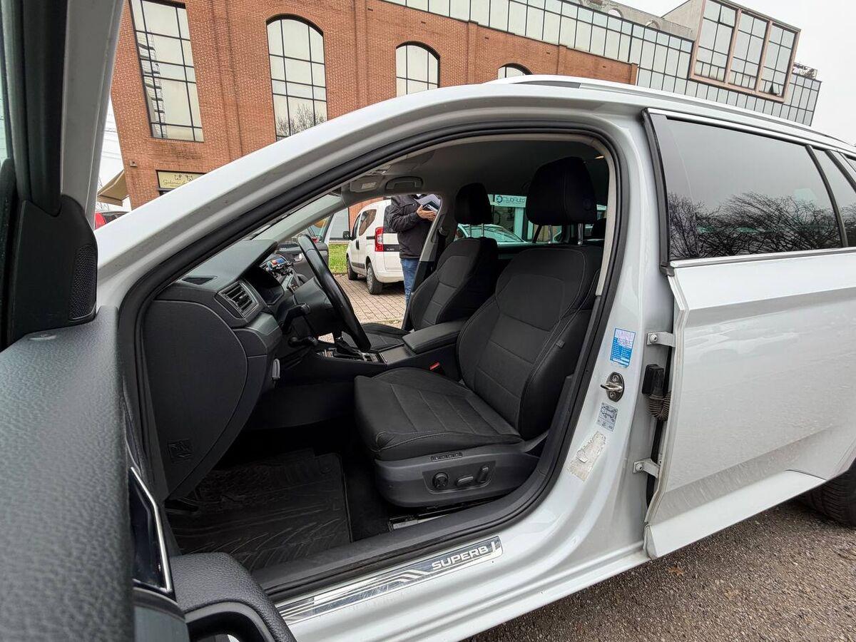 Skoda Superb Wagon Superb wagon 2.0 tdi Style 150cv dsg my18