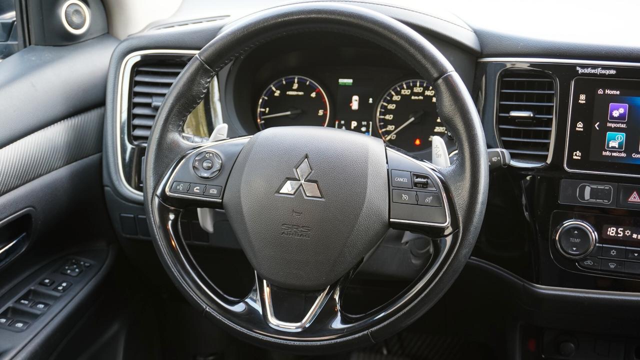 Mitsubishi Outlander 2.2 DI-D 4WD Intense