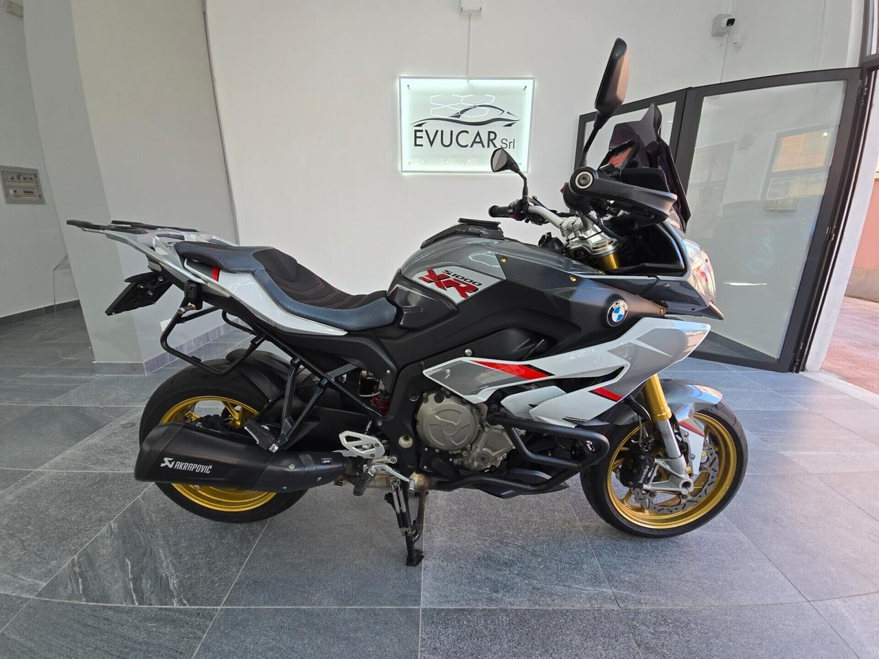 Bmw S1000XR Akrapovic 2016 Tua a 140€/MESE