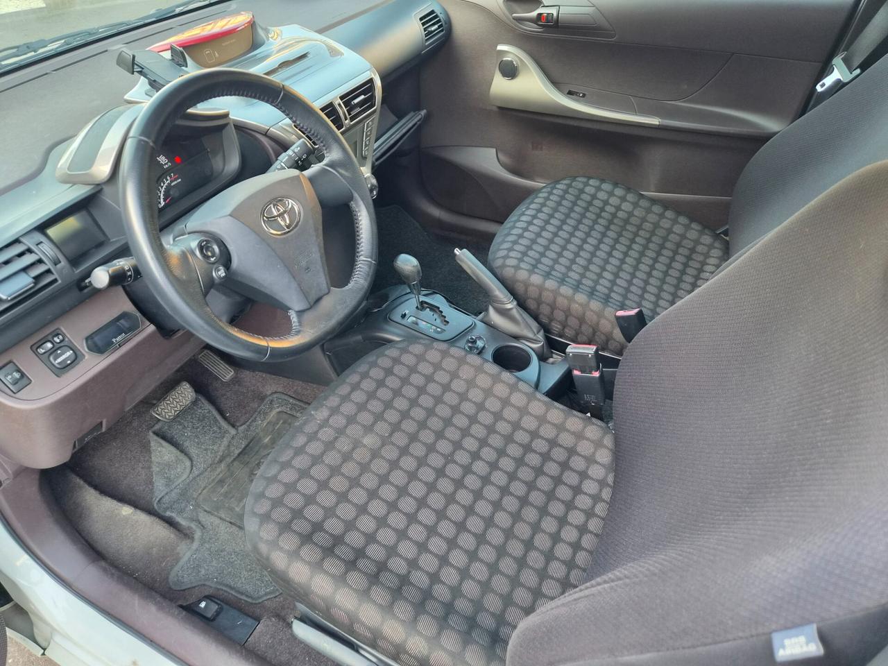 Toyota iQ 1.0 Multidrive