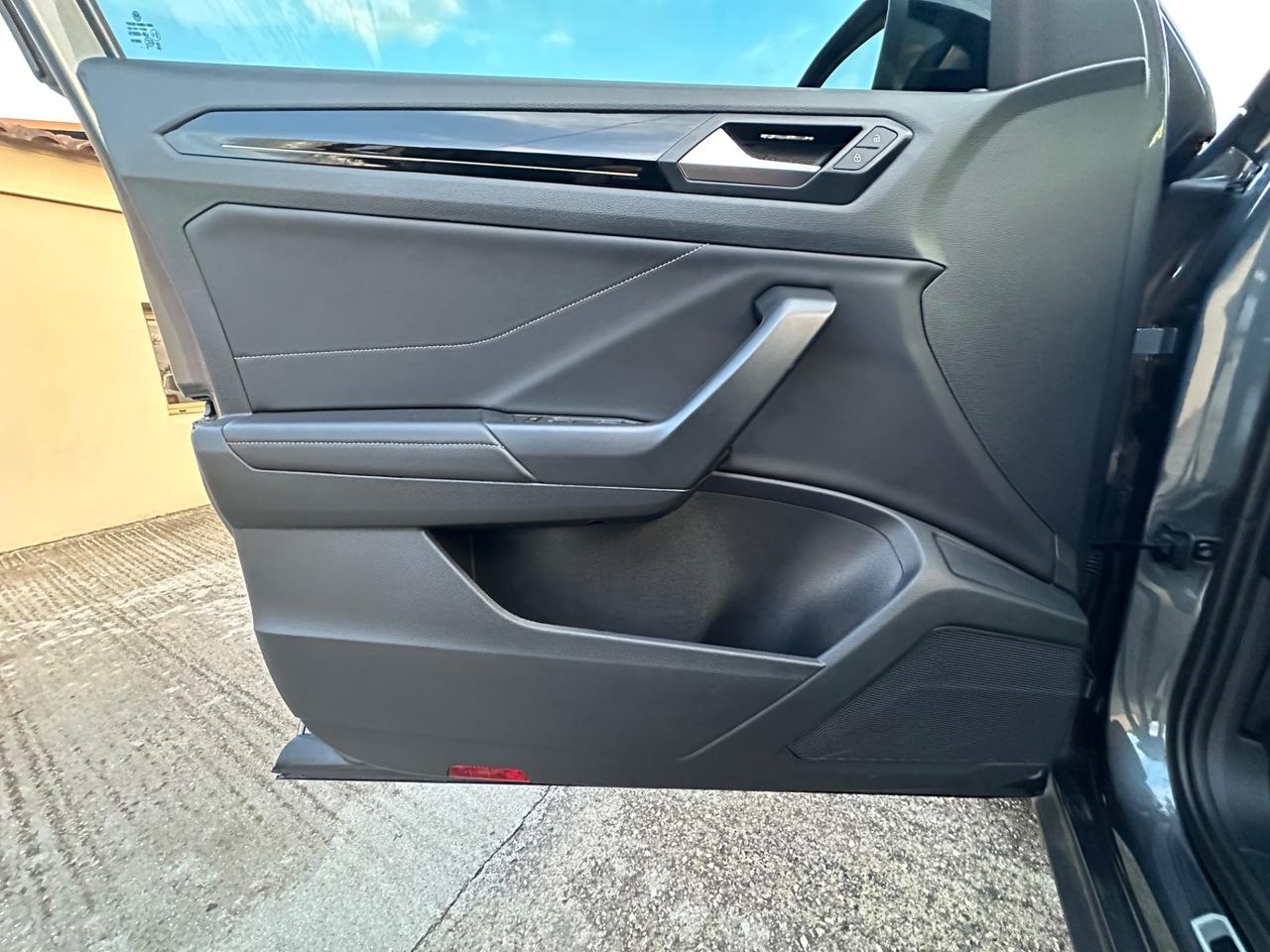 Volkswagen T-Roc 2.0 TDI SCR 150 CV DSG R-Line