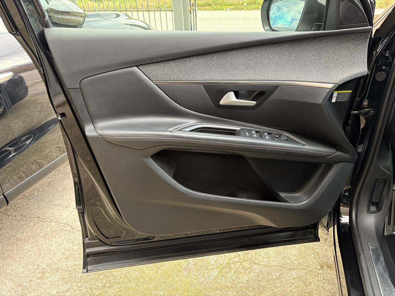 Peugeot 3008 1.6 BlueHDi 120cv tetto GT Line