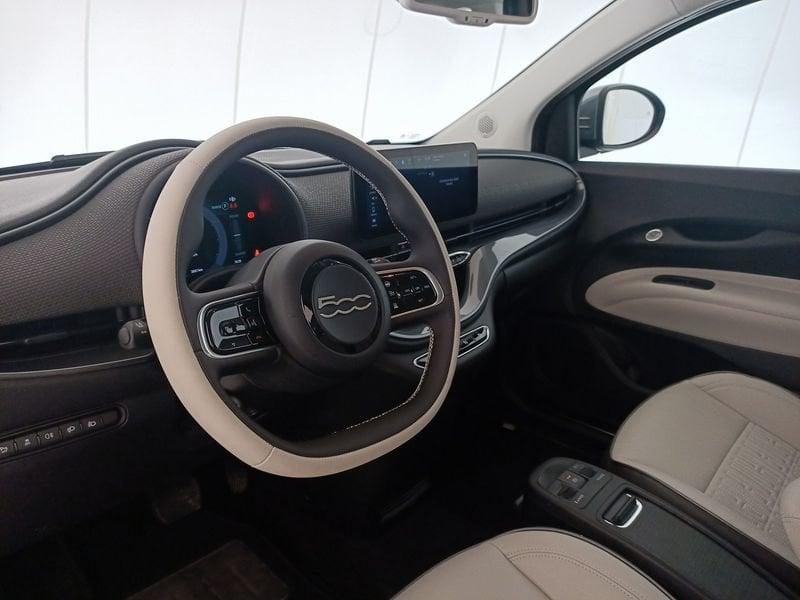 FIAT 500 LA NUOVA E Nuova Hatchback My23 La Nuova - La Prima Berlina