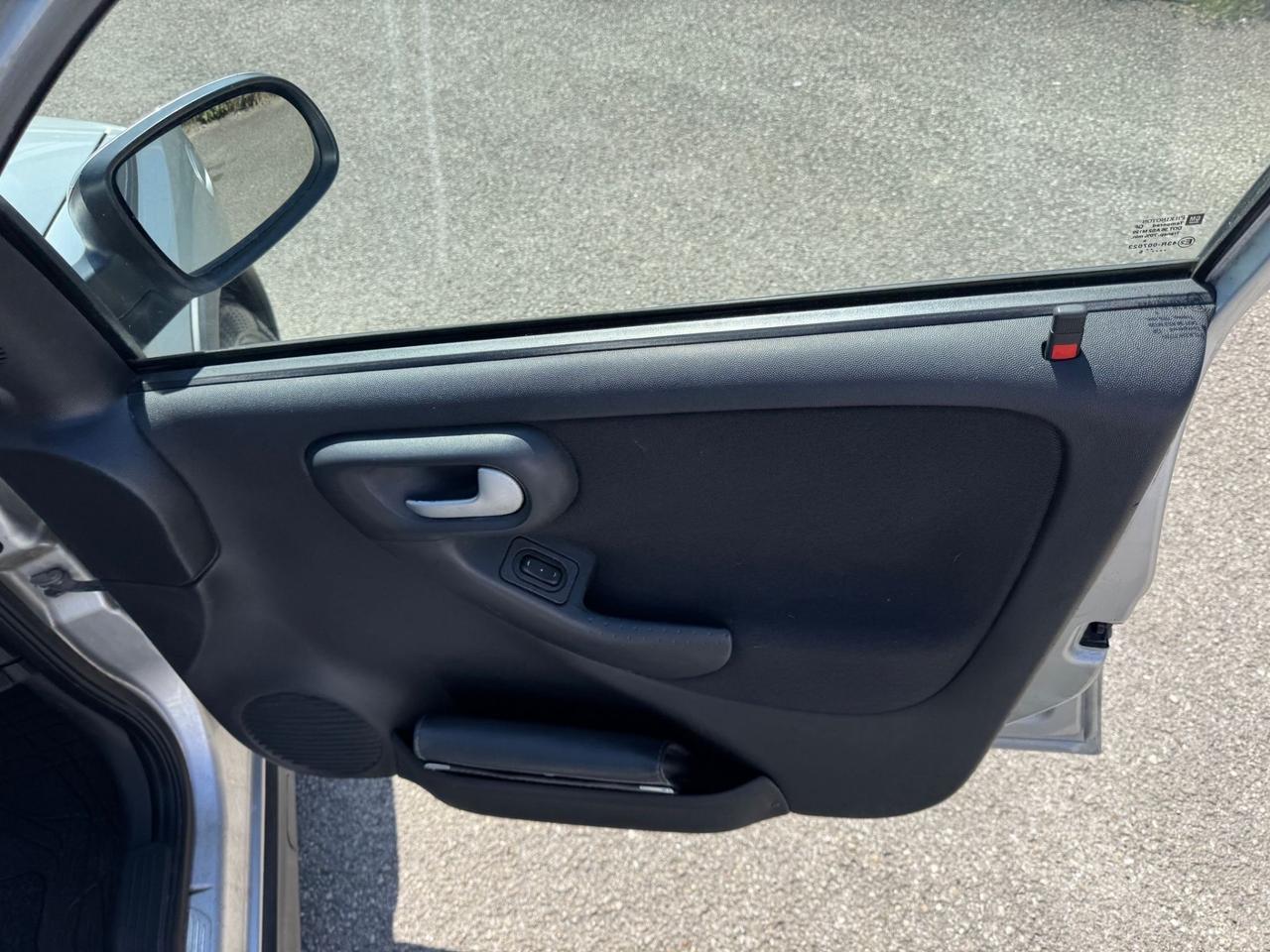 Opel Corsa 1.2 benzina 5 porte Cosmo