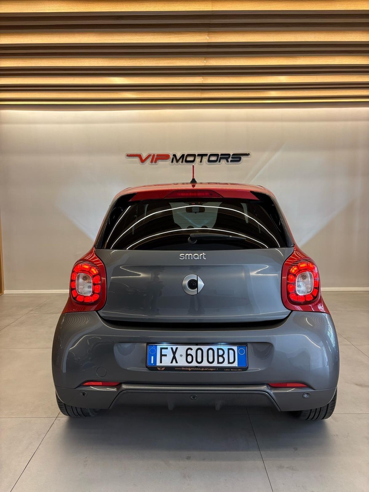 SMART FORFOUR 1.0 ALLESTIM BRABUS PELLE FULL UNICO PROPRIETARIO