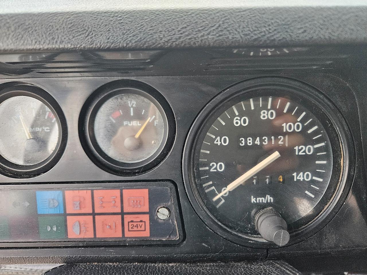 Land Rover Defender 90 turbodiesel Hard-top iscritta ASI