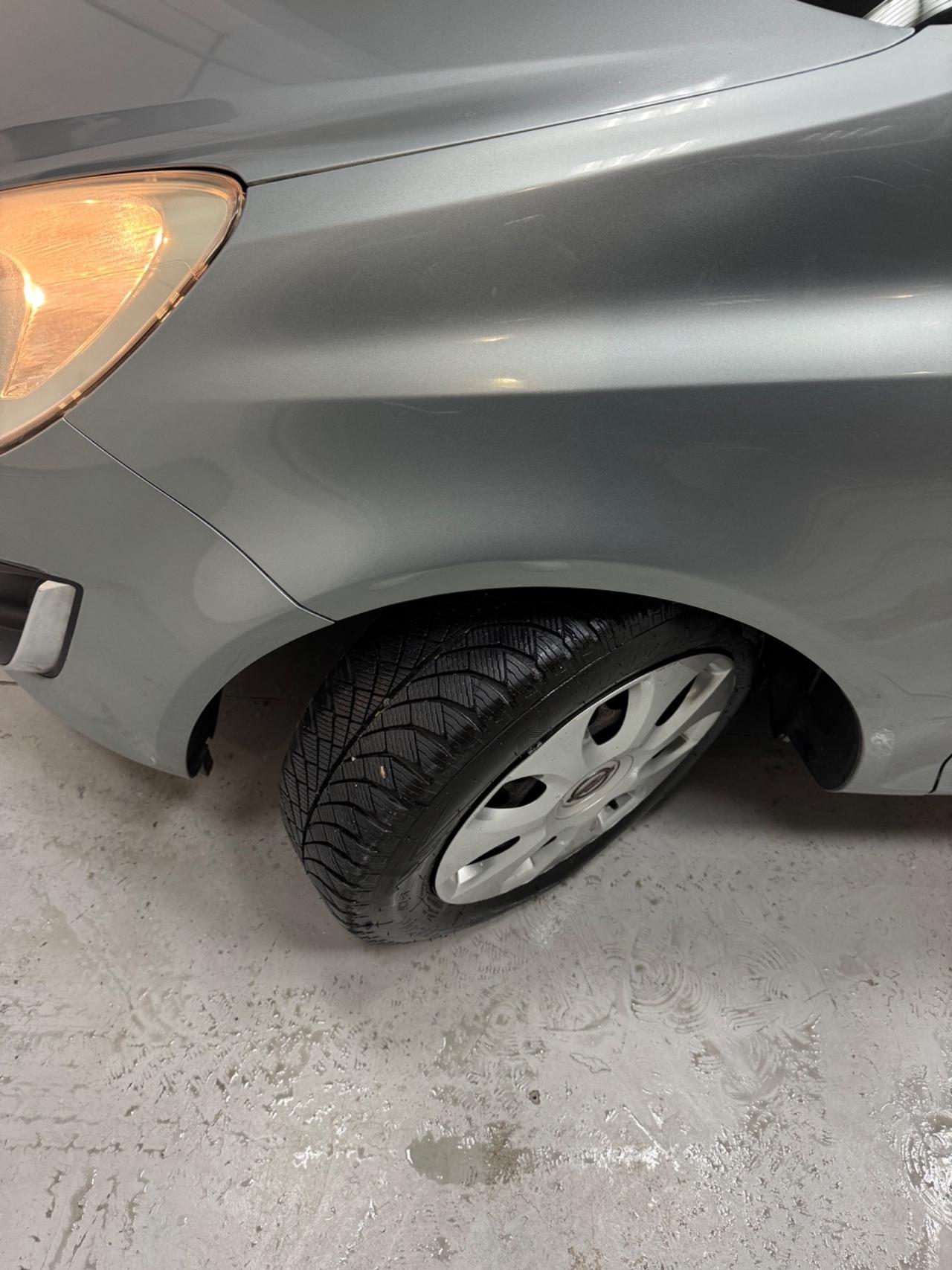 Opel Corsa 1.2 5 porte Cosmo