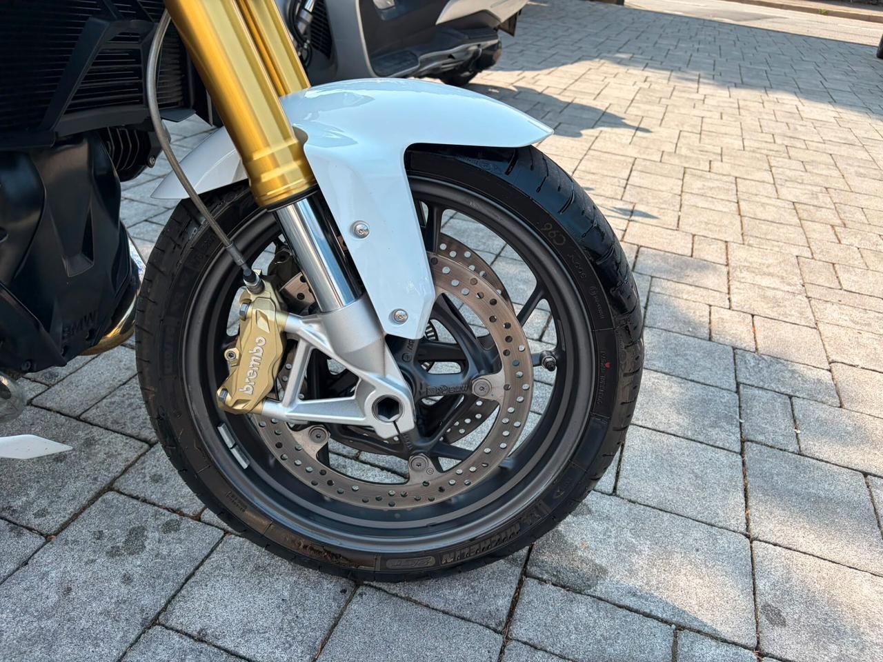 Bmw R 1200 R solo 15.000 km - ESA - KEYLESS GO - MANOPOLE RISCALDATE