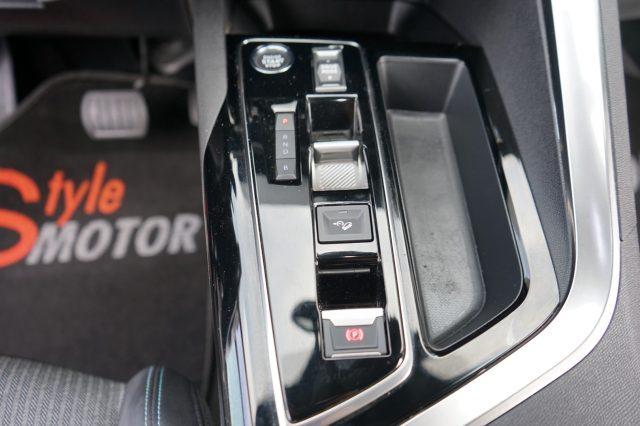 PEUGEOT 3008 Hybrid4 300 e-EAT8 GT