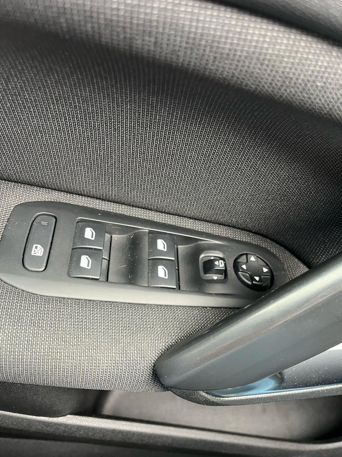 Peugeot 308 BlueHDi 130 S&S EAT8 Allure