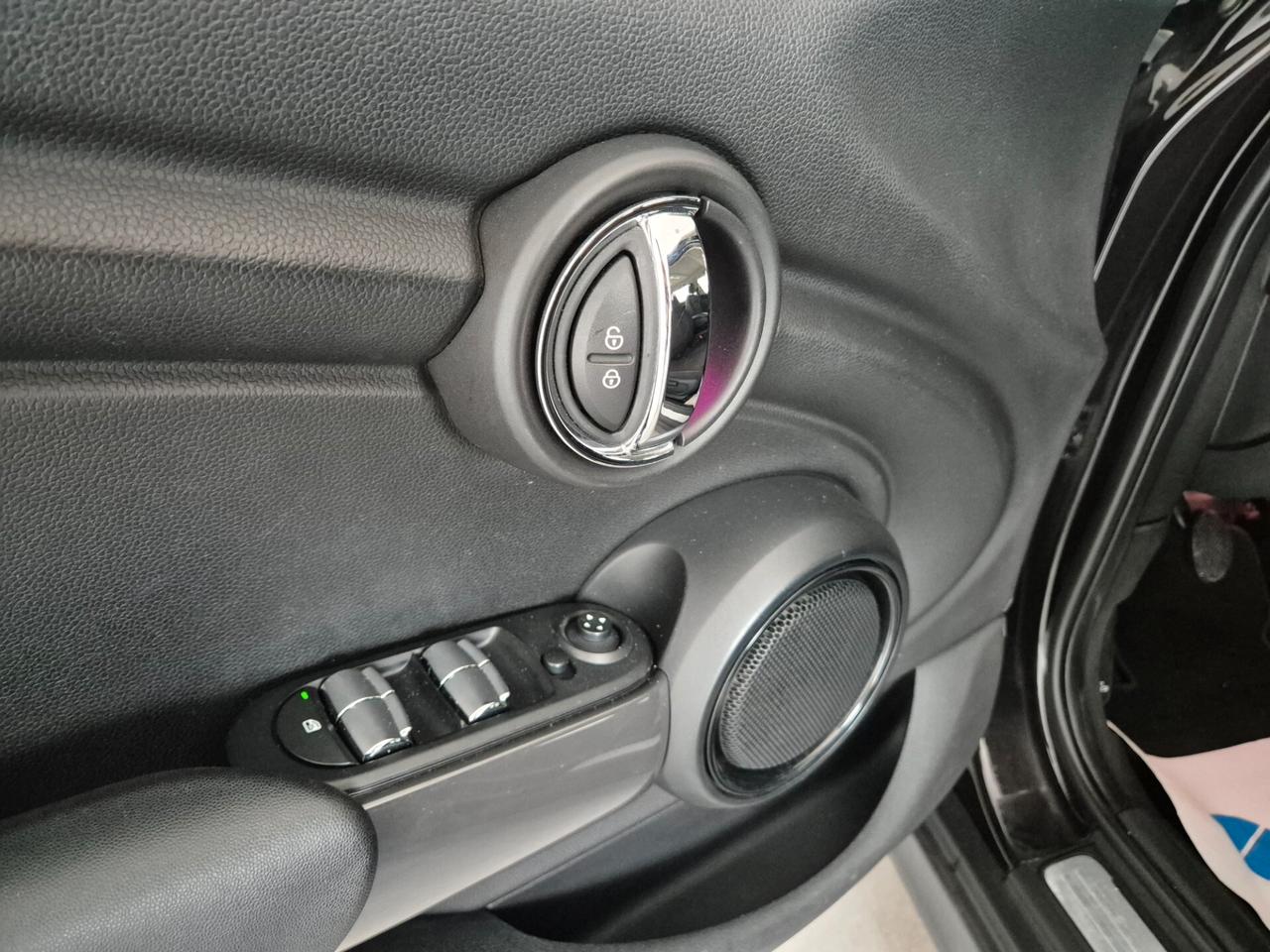 Mini 1.5 Cooper D Business XL 5 porte