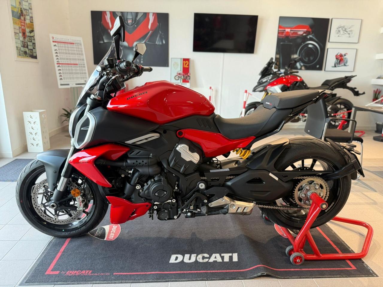 Ducati Diavel V4 MY 2024 PREZZO PIU BASSO DI ITALIA