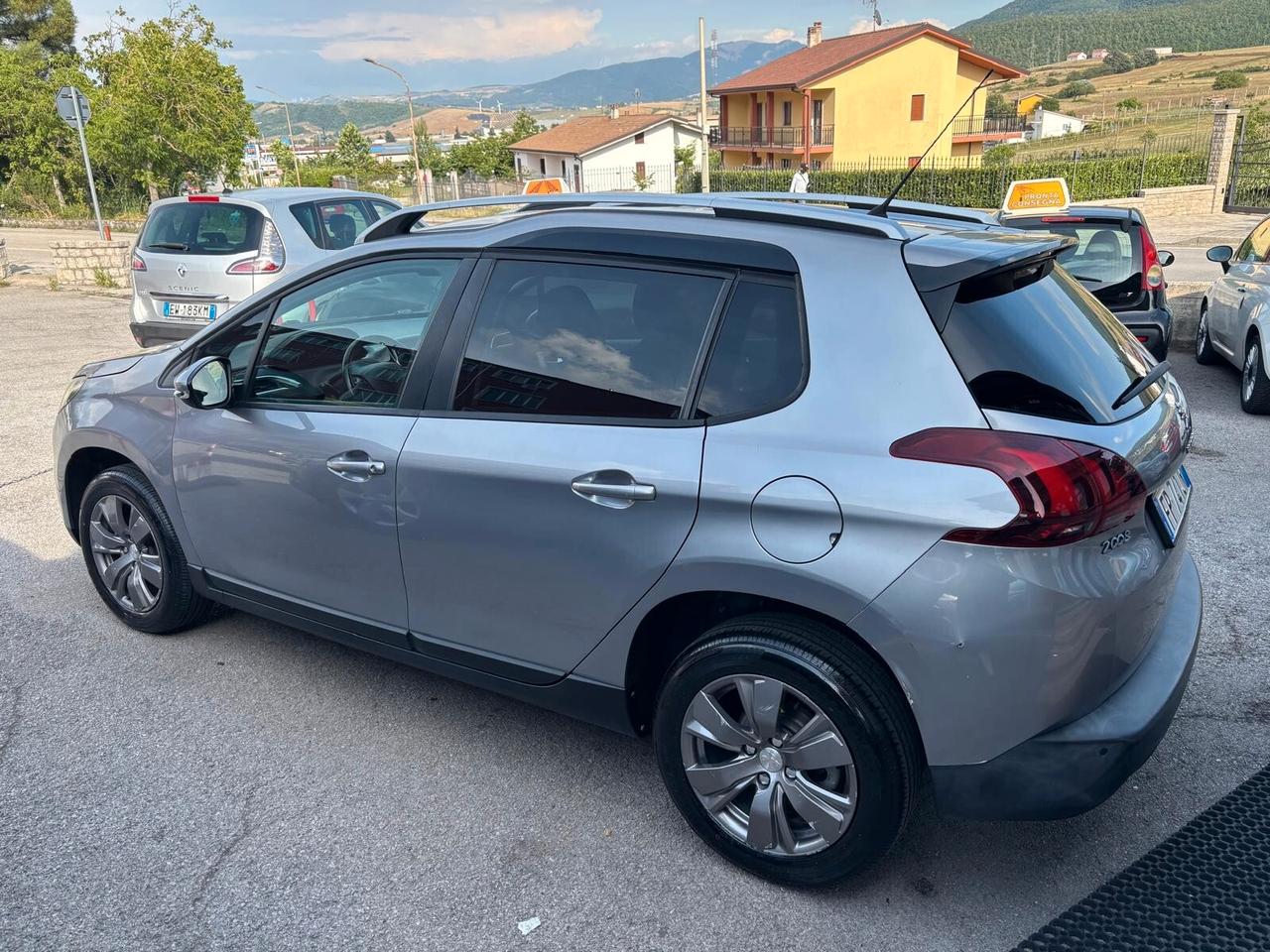 Peugeot 2008 BlueHDi 100 S&S Allure