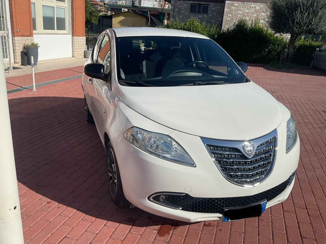 Lancia Ypsilon 1.2 69 CV 5 porte 30th Anniversary