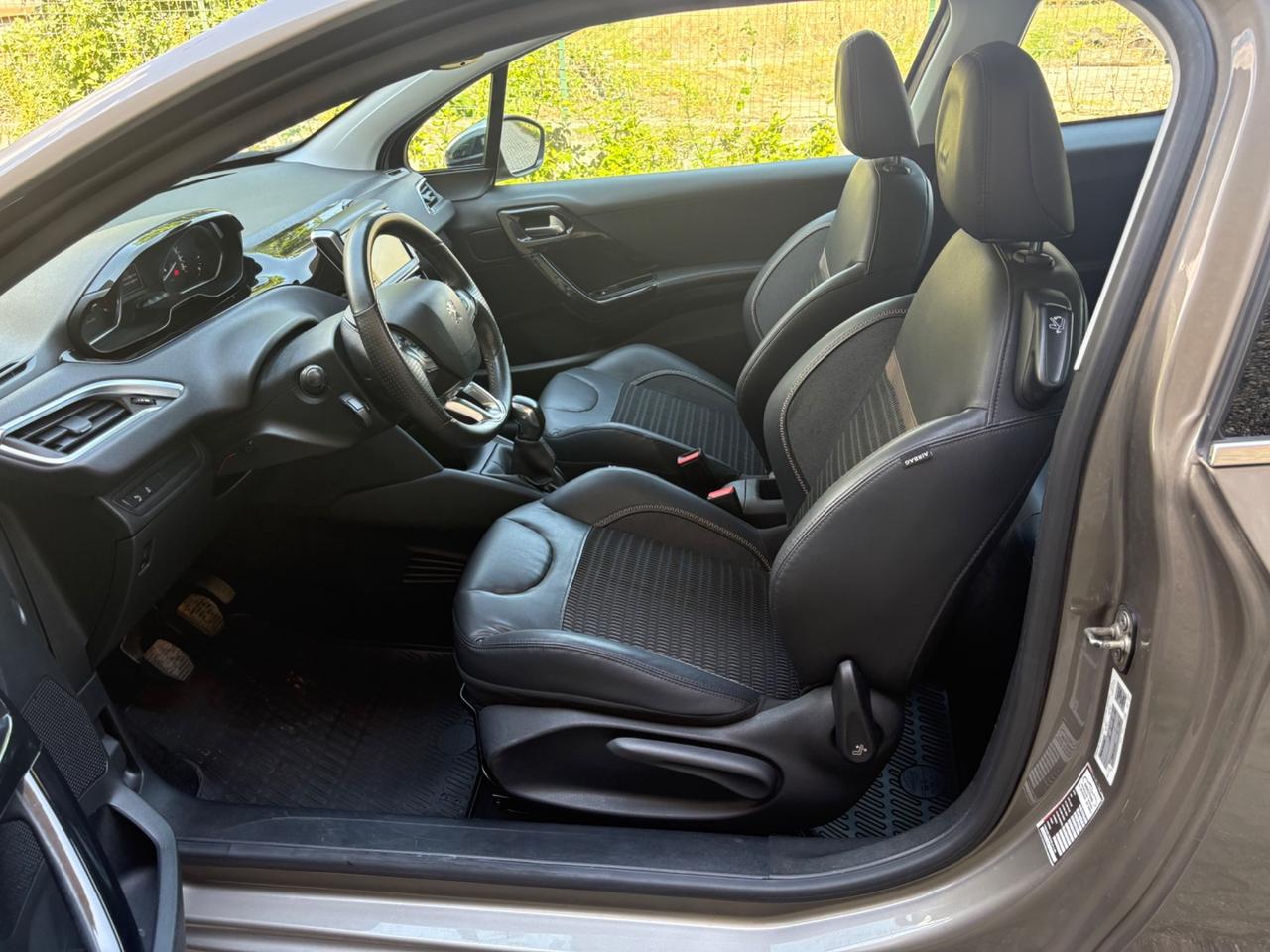 Peugeot 208 1.2 VTi 82 CV 3 porte Allure