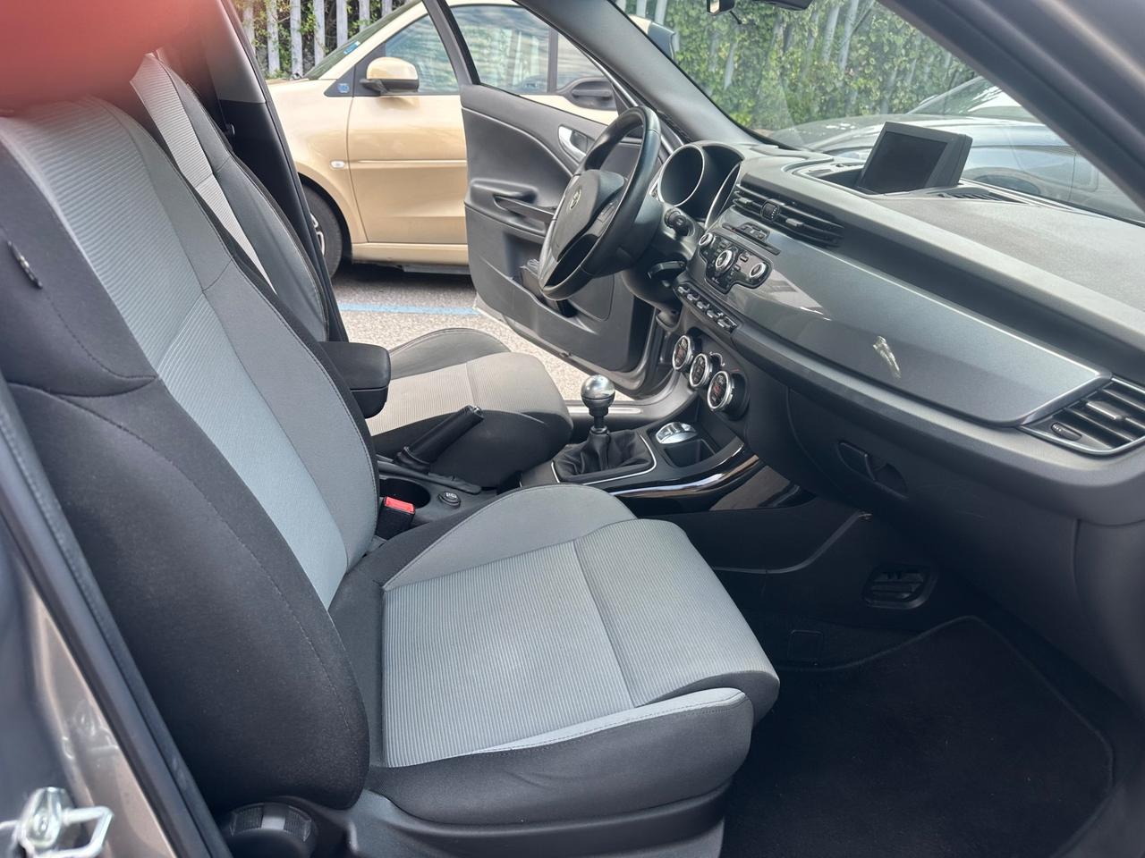 Alfa Romeo Giulietta 1.4 Turbo 120 CV - ok neopatentati