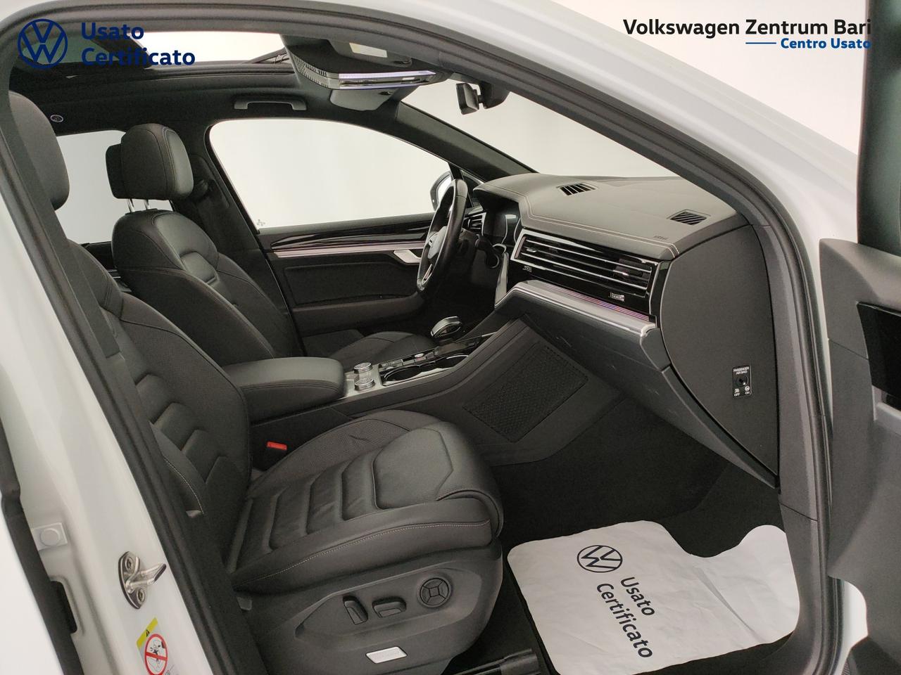 Volkswagen Touareg 3.0 v6 tdi elegance r-line exterior pack 231cv tiptronic