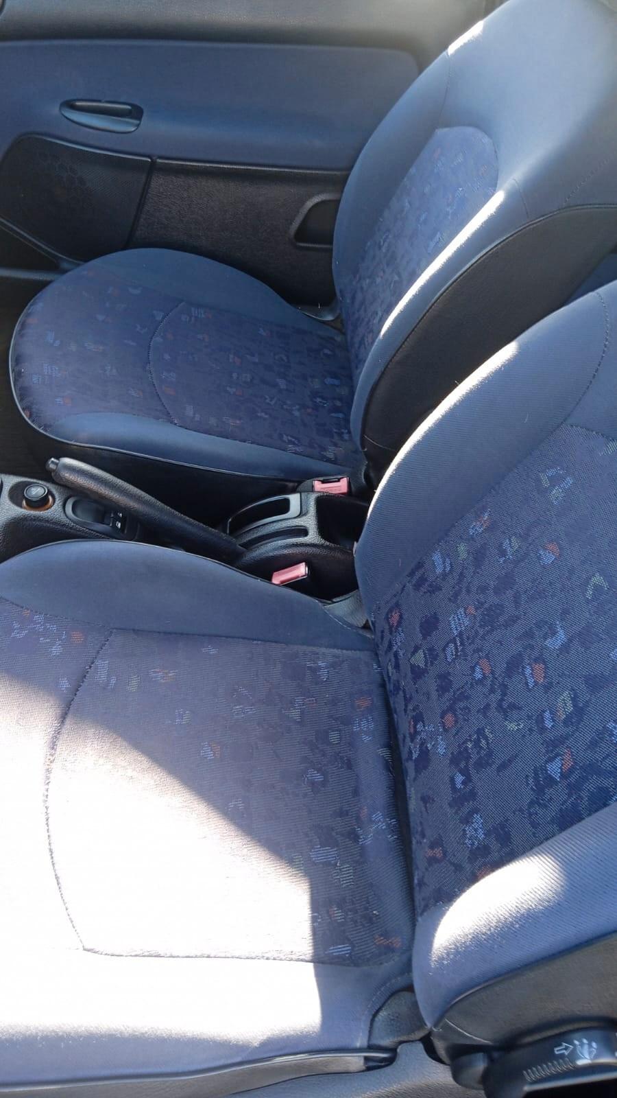 Peugeot 206 1.1 3p. XR