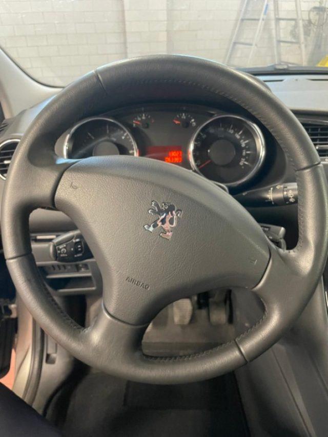 PEUGEOT 3008 1.6 HDi 112CV Tecno