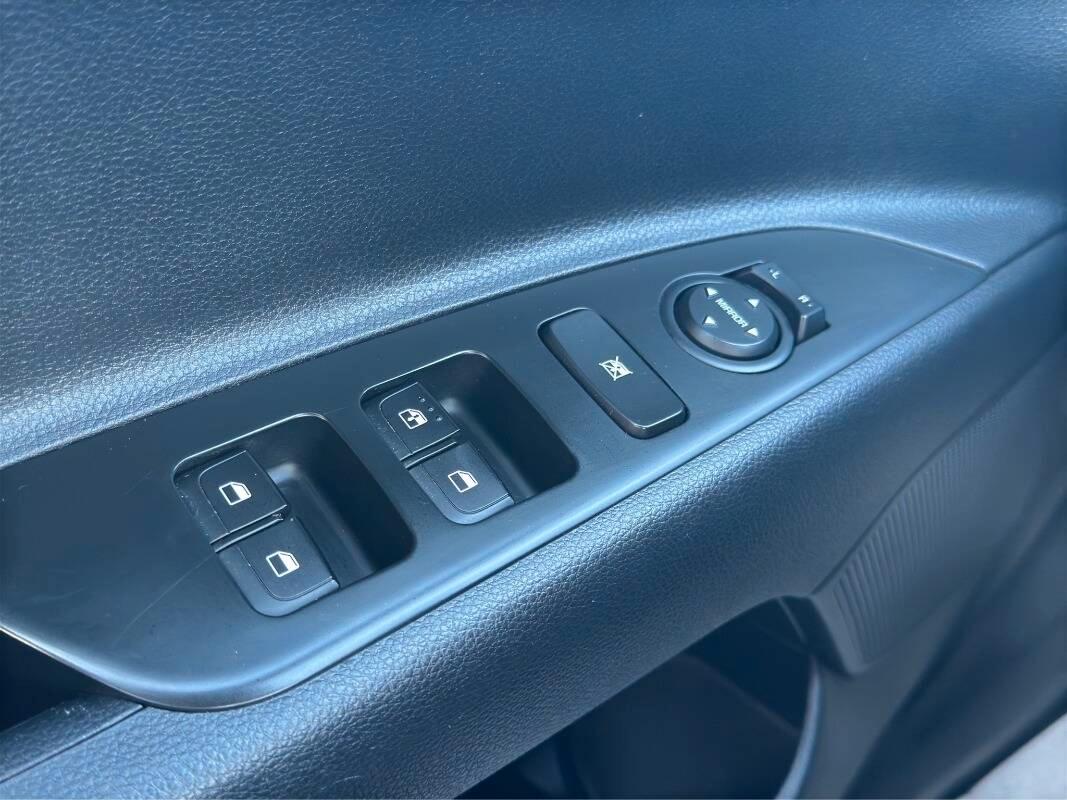 Kia Stonic 1.0 t-gdi mhev Urban 100cv CON TELECAM E CARPLAY
