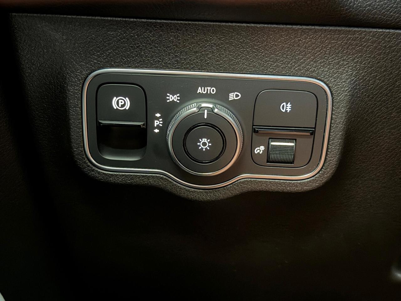 Mercedes-benz GLB 180 d Automatic