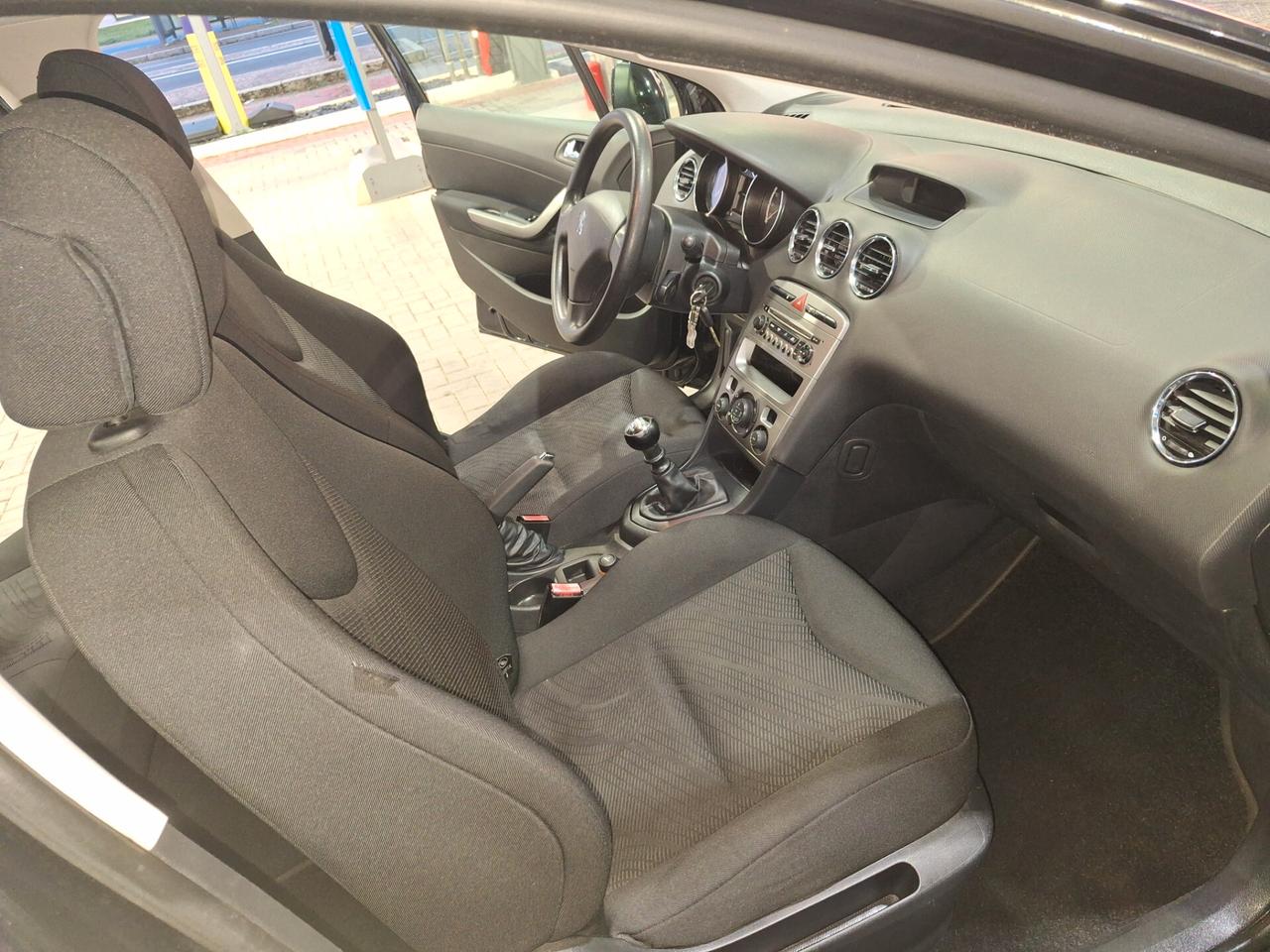 Peugeot 308 1.6 HDi 110CV SW Premium UNICOPROPIETARIO KM CERTIFICATI