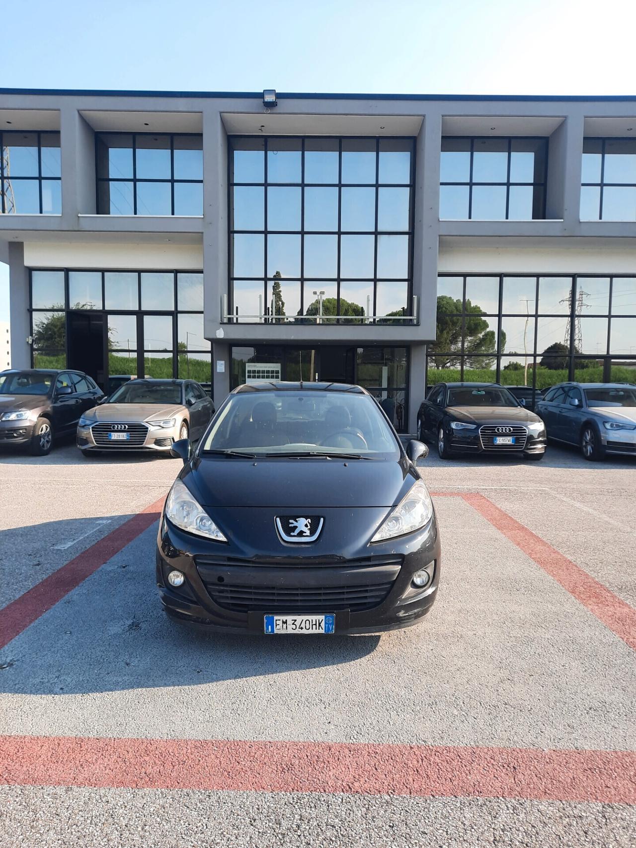 Peugeot 207 1.4 HDi 70CV 3p. OK NEOPATENTATI