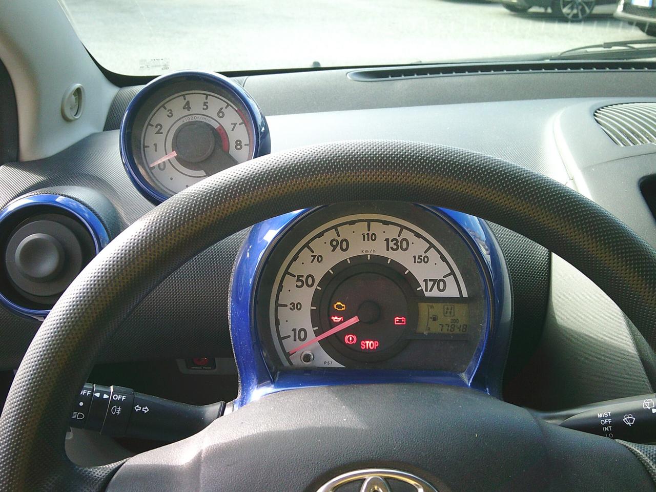 Toyota Aygo 1.0 12V VVT-i 5 porte Sol M-MT