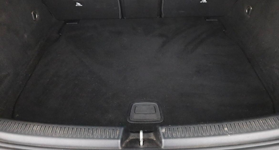 Mercedes-benz A 180d Automatic Premium AMG Line