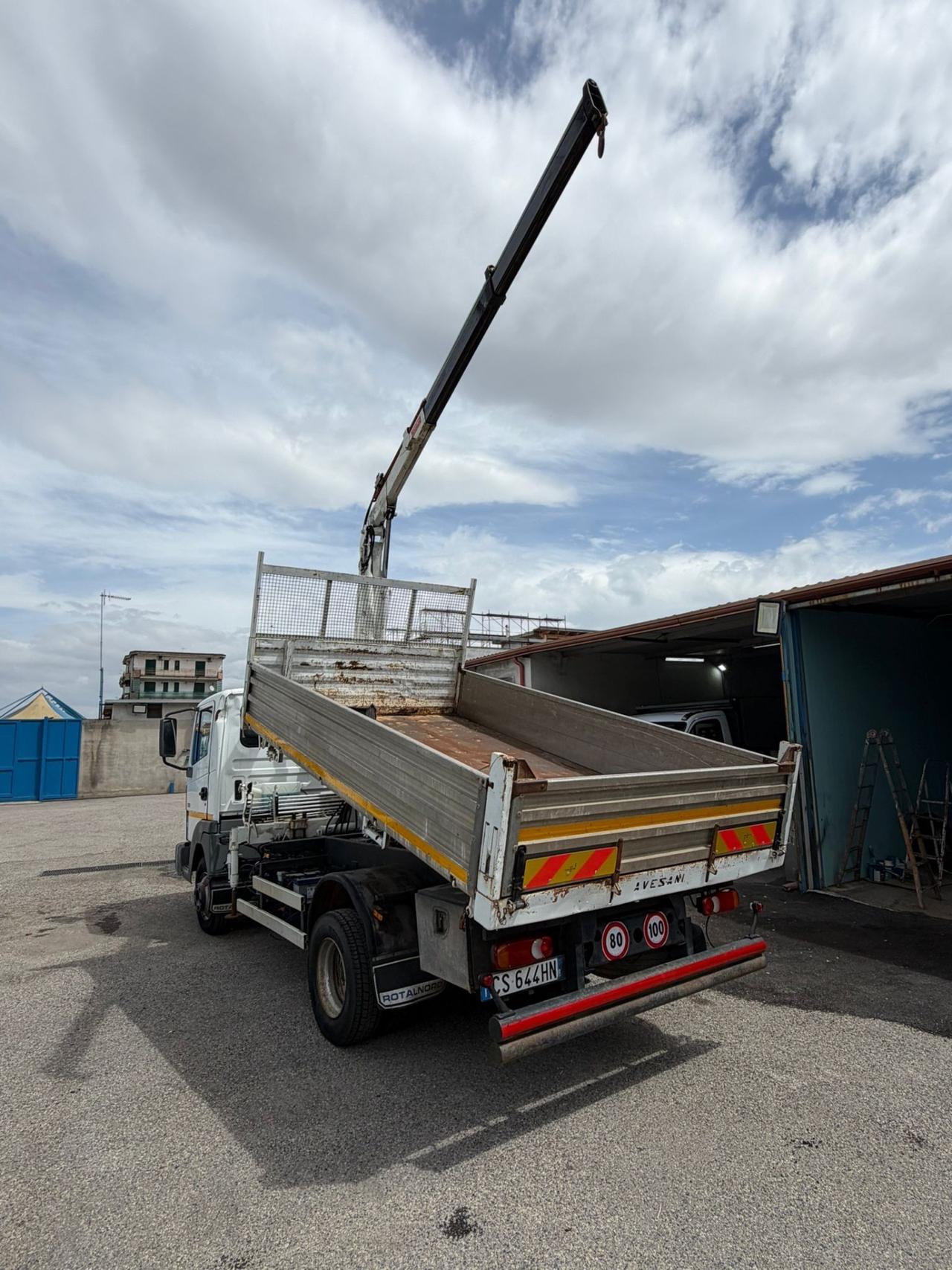 Nissan atleon 9516 6.0 cc cassa/rib con gru-2005