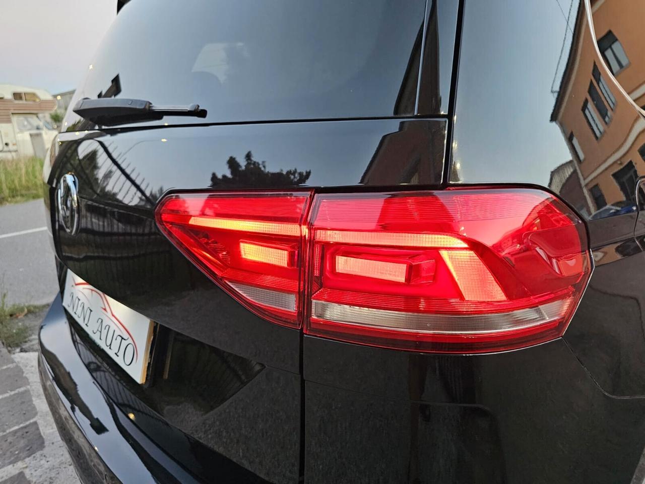 Volkswagen Touran 2.0 TDI 150cv DSG Highline*Navi*7Posti*Euro6*