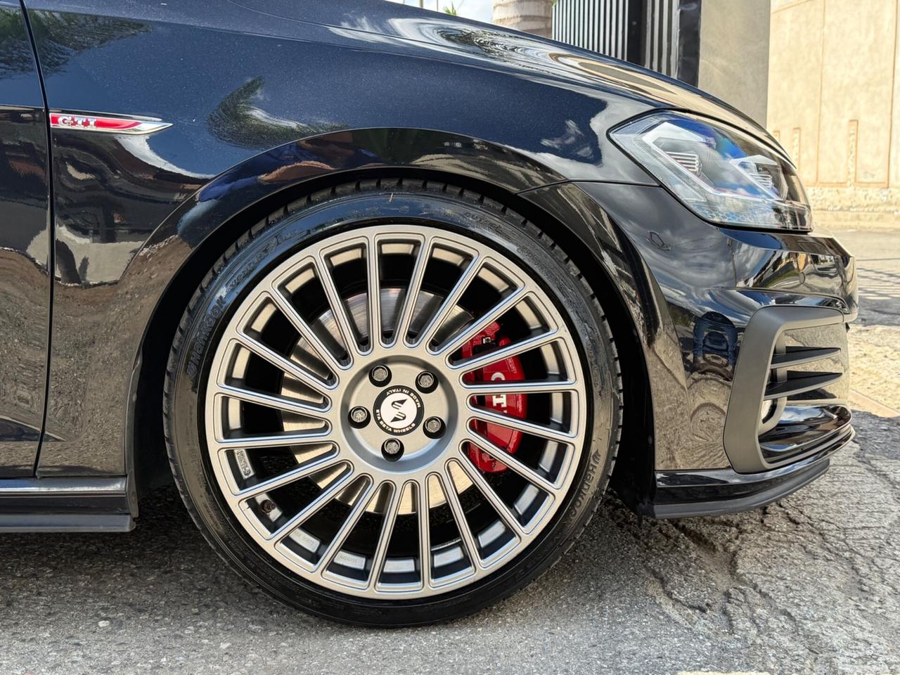 Volkswagen Golf GTI 2.0 TSI BlackStyle
