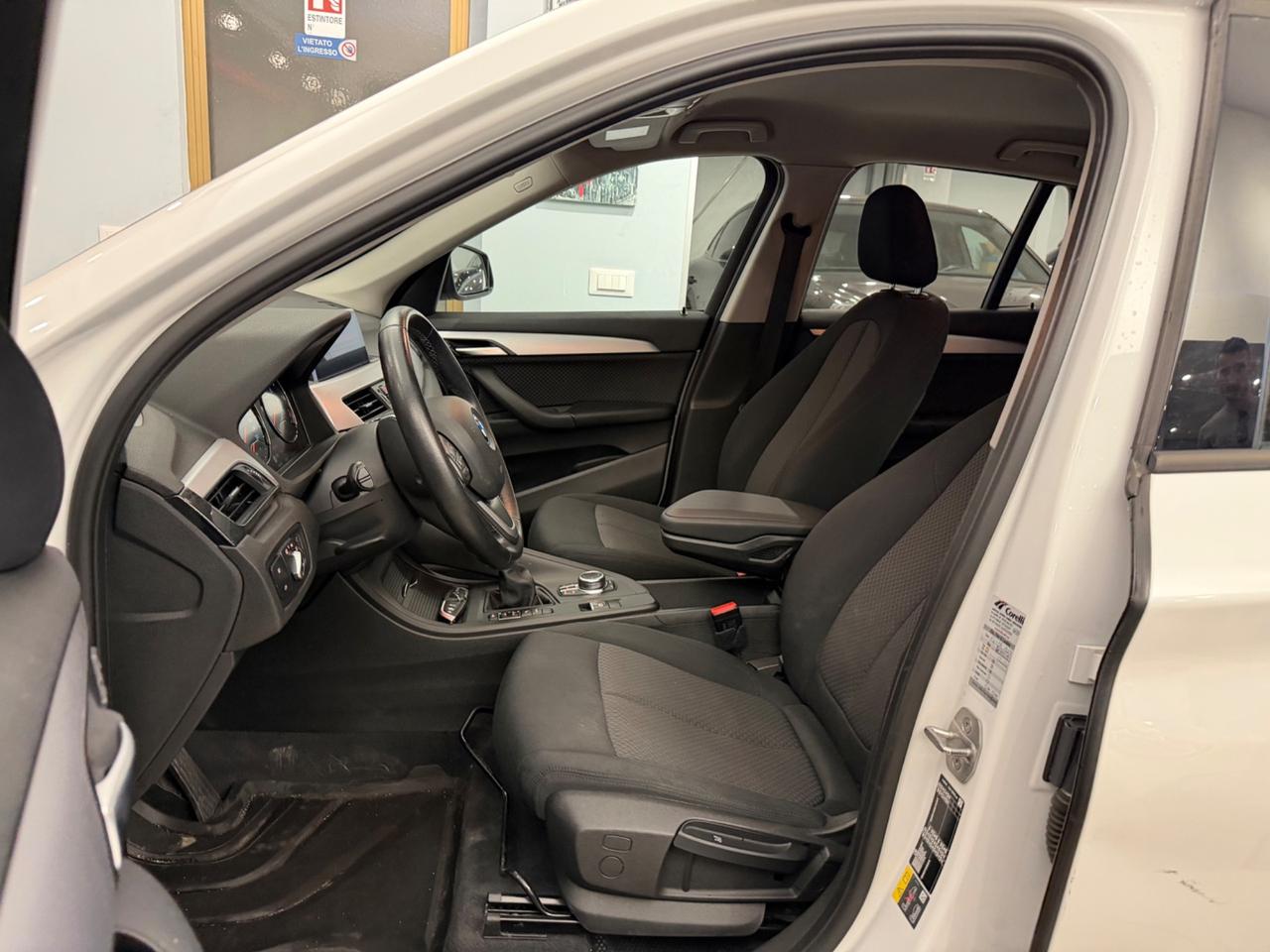 X1 xDrive25e Advantage iva 220 cv