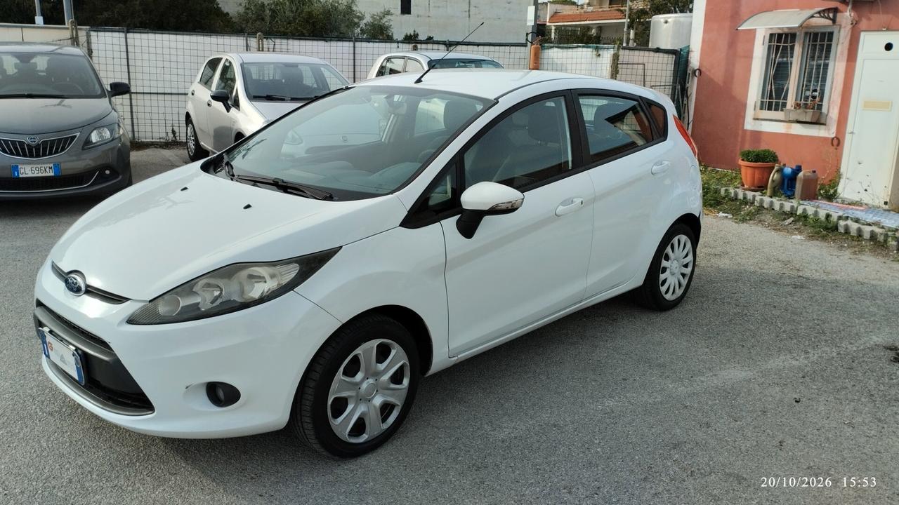 Ford Fiesta 1.4 TDCi 70CV 5 porte Titanium