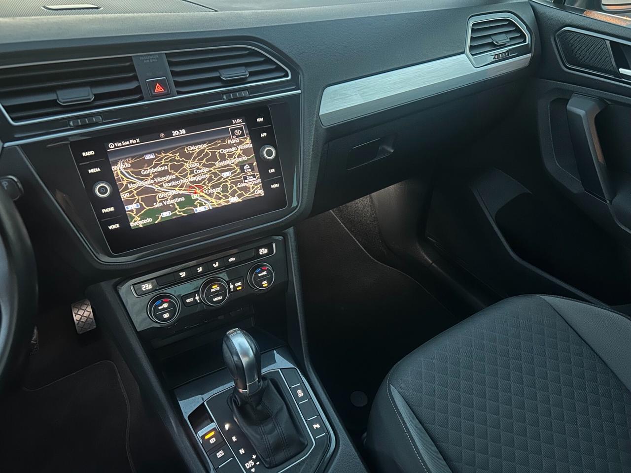 Volkswagen Tiguan 2.0 TDI SCR DSG Business Sport BlueMotion Technology